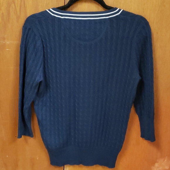Aritzia Talula V-Neck Sweater - Picture 2 of 3